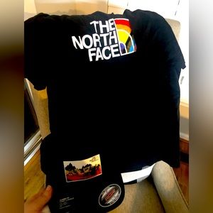 Mens size large hat and short sleeve shirt brand new with tags. North face brand